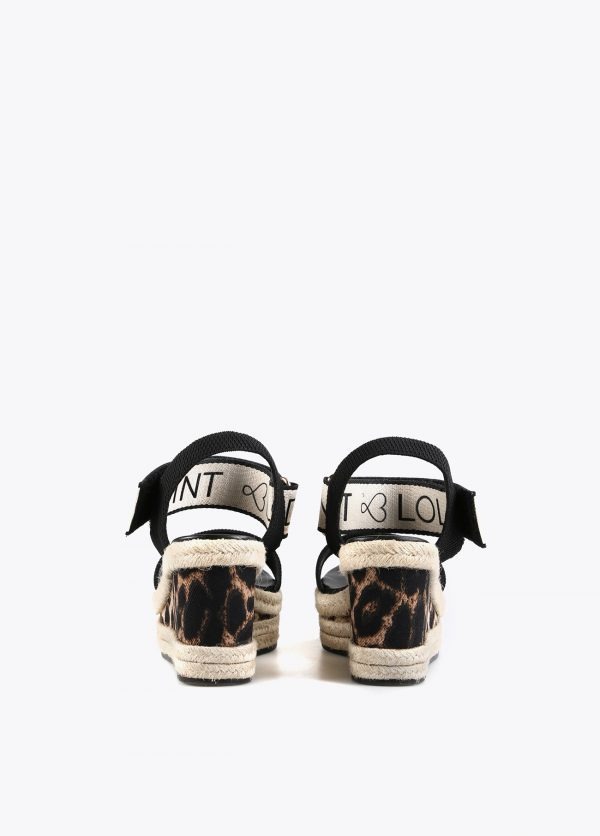 Sandalia cuña animal print. COLECCIÓN LOLA CASADEMUNT - Pilar Cabello