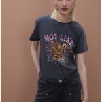 camiseta-efecto-lavado-estampado-posicional