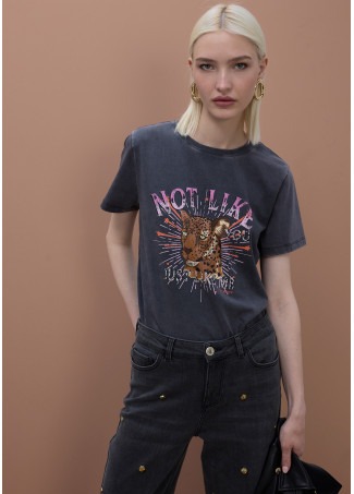 camiseta-efecto-lavado-estampado-posicional