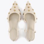 zapato-de-tacon-con-detalle-de-tachas (3)