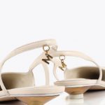 zapato-de-tacon-con-detalle-de-tachas (5)