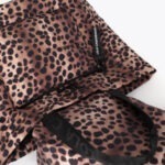 shopper-de-nylon-con-estampado-animal-print (1)