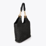 shopper-acolchada-con-mini-tachas-3.jpg