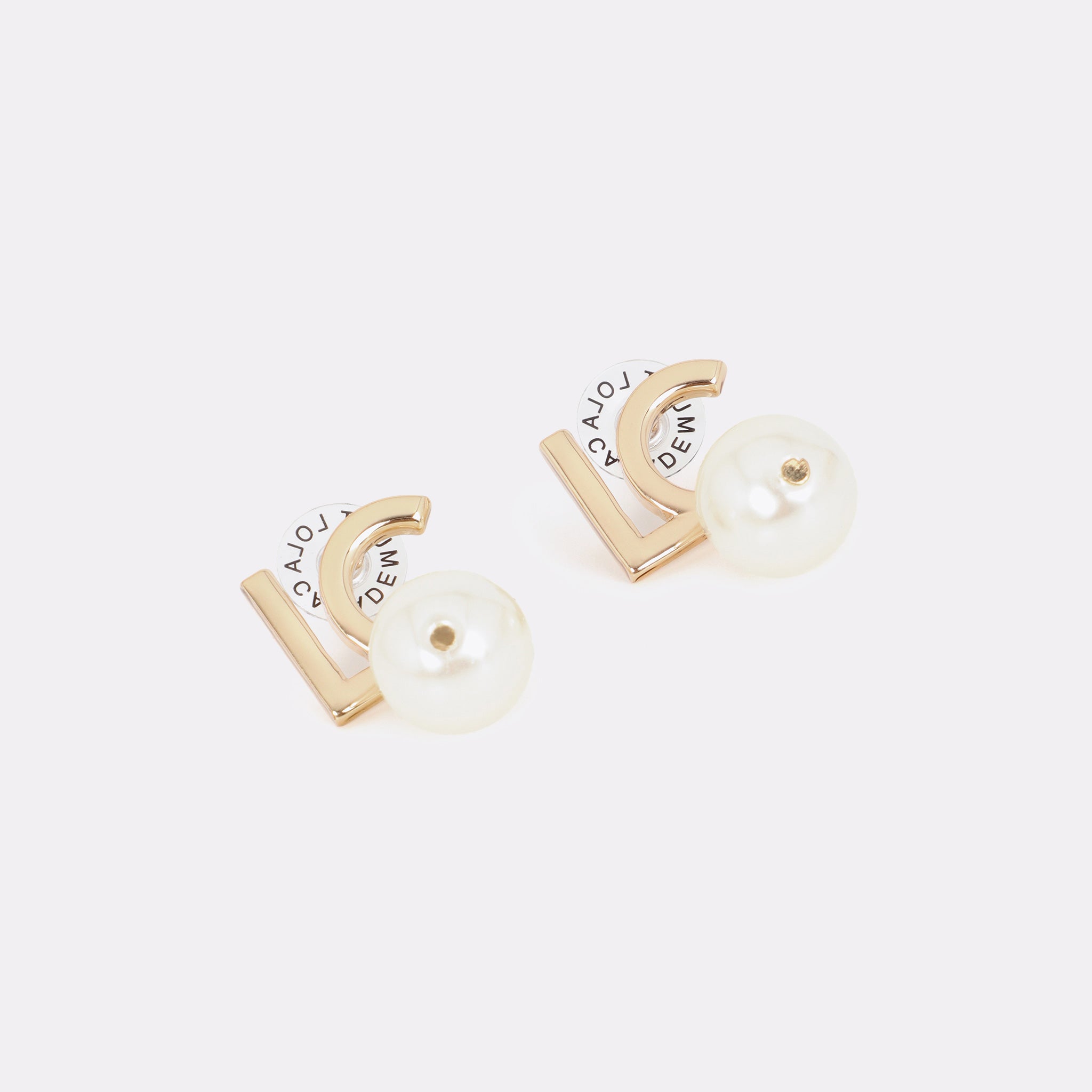 Pendientes con logotipo y perla Lola Casademunt