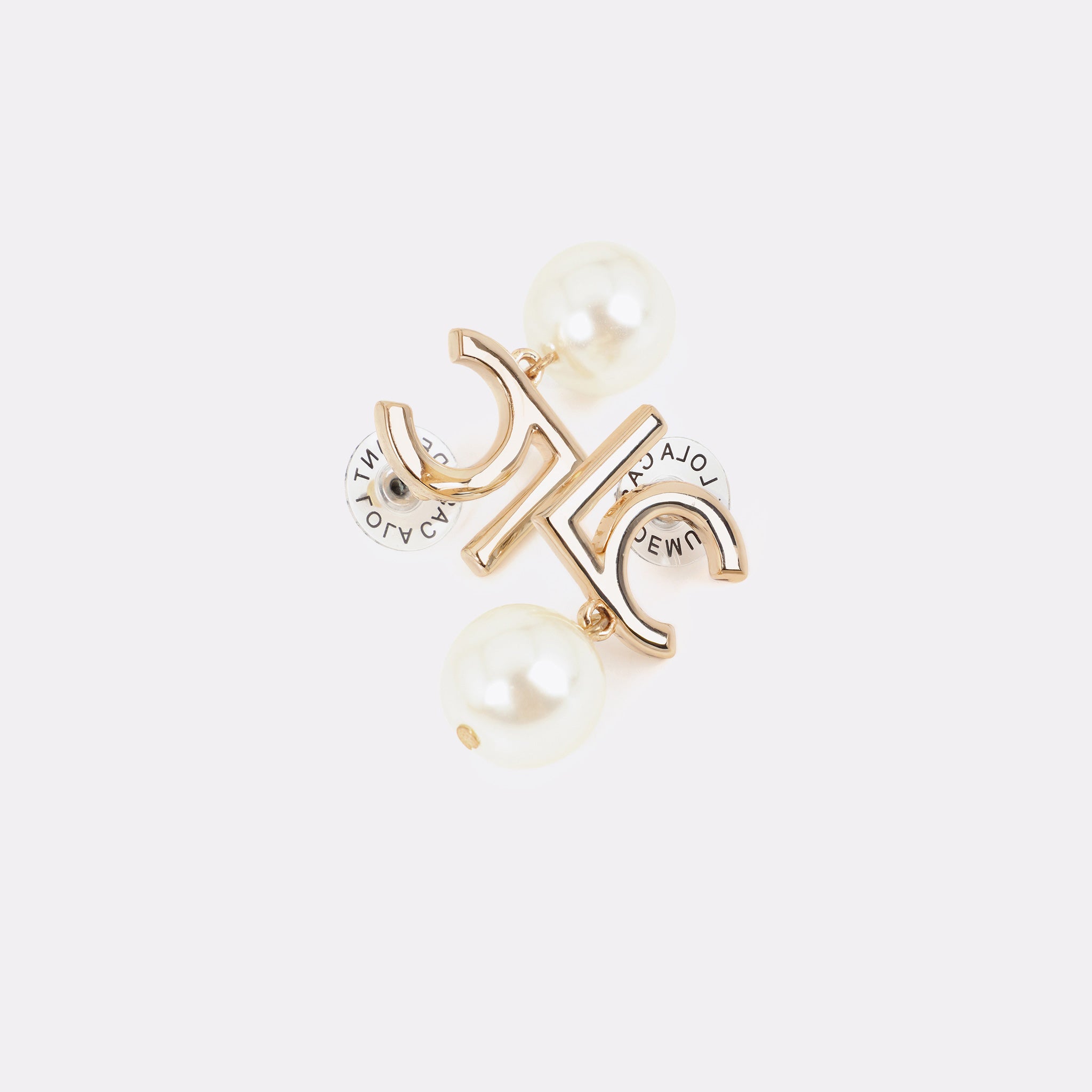 Pendientes con logotipo y perla Lola Casademunt